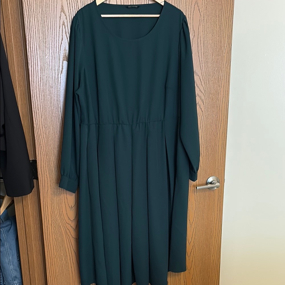 BloomChic Green Dolman Sleeve Sundress